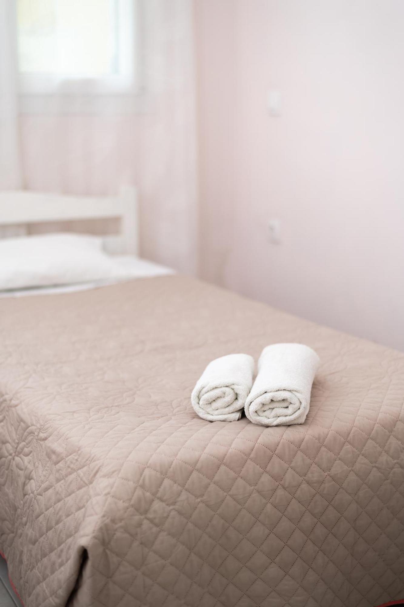 גאוביה Lazaros Apartments מראה חיצוני תמונה