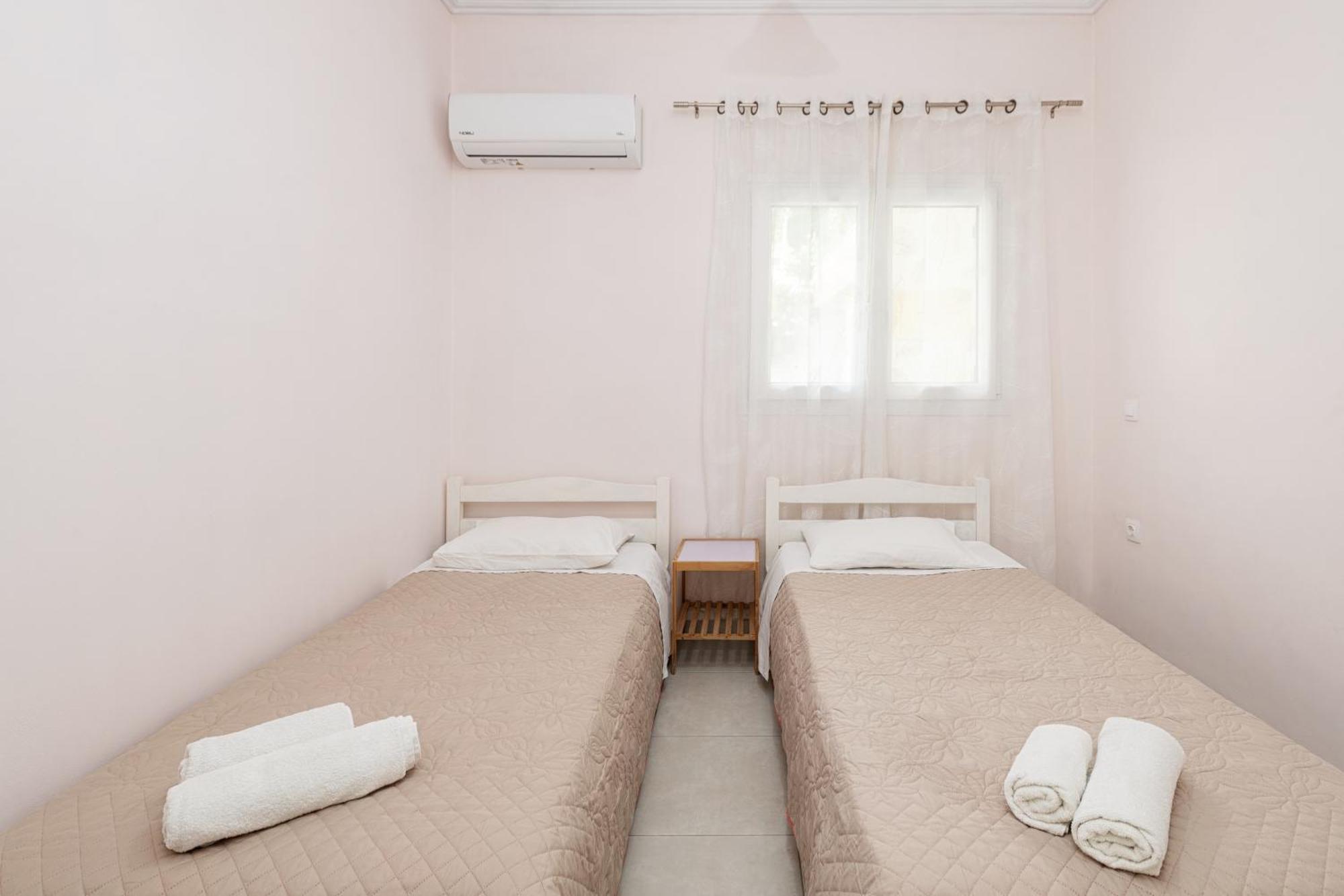 גאוביה Lazaros Apartments מראה חיצוני תמונה