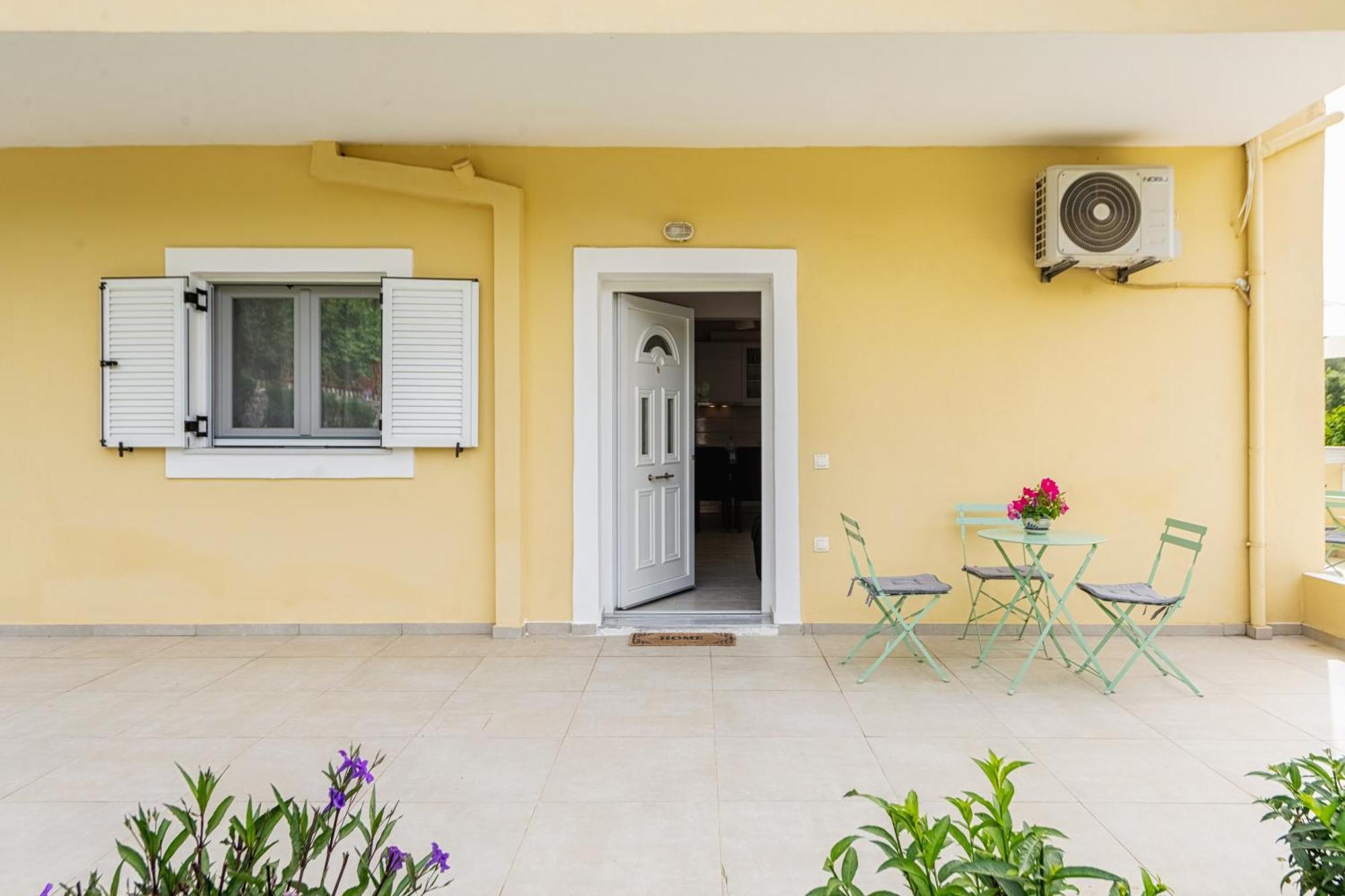 גאוביה Lazaros Apartments מראה חיצוני תמונה