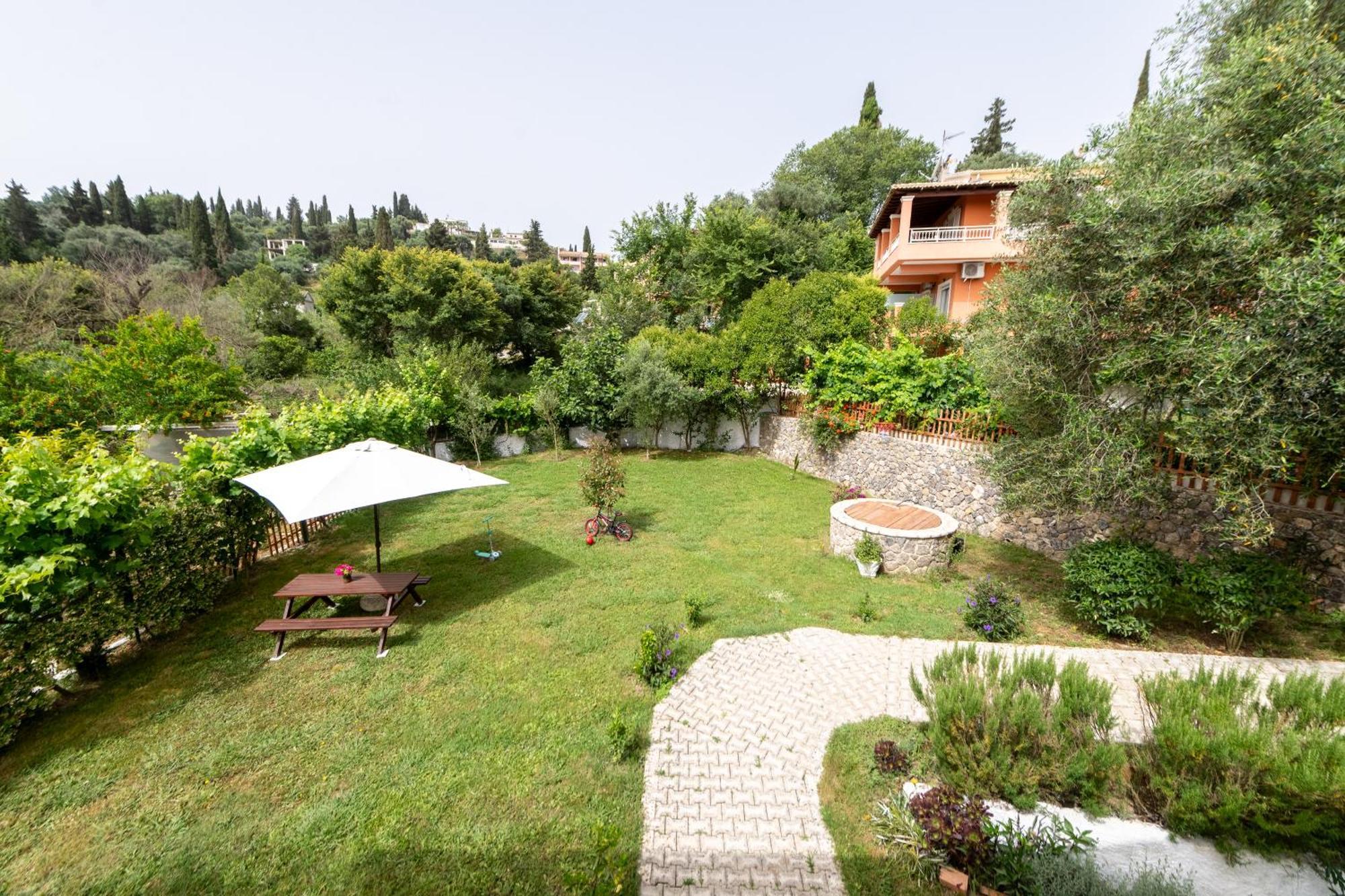 גאוביה Lazaros Apartments מראה חיצוני תמונה