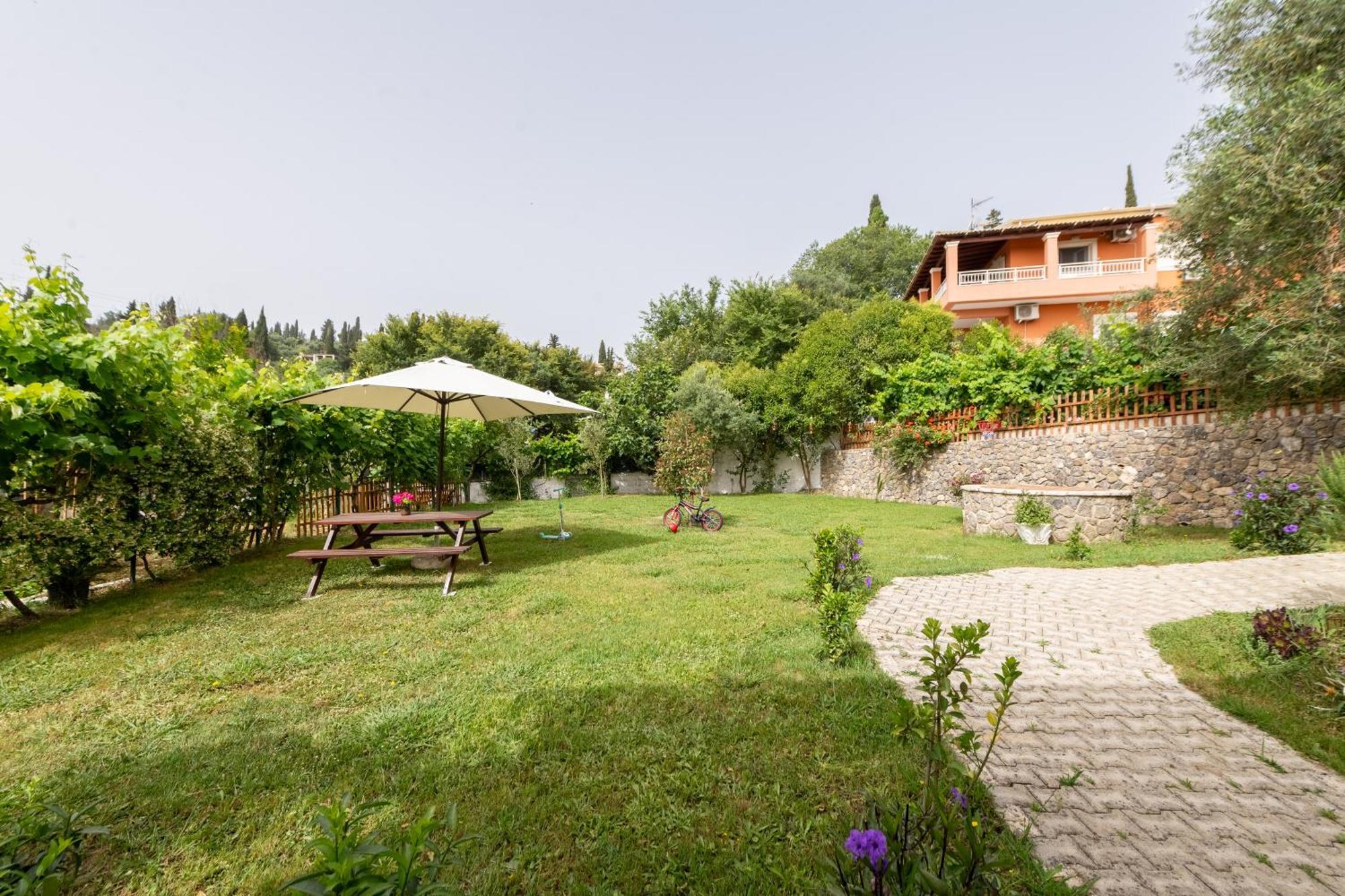 גאוביה Lazaros Apartments מראה חיצוני תמונה
